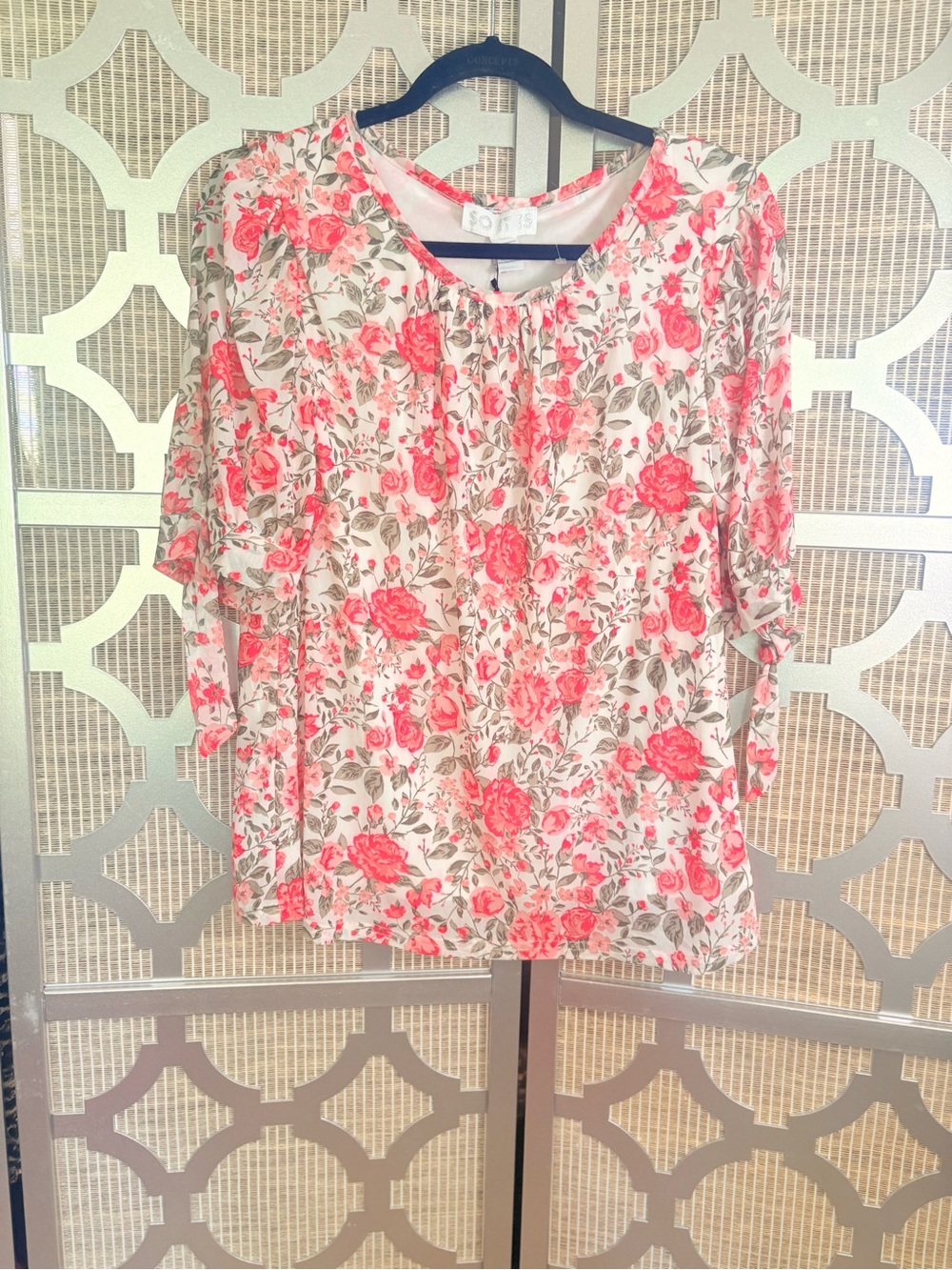 NWT Women's Cream Floral Tie-Sleeve Blouse - Soft Pink Rose Print